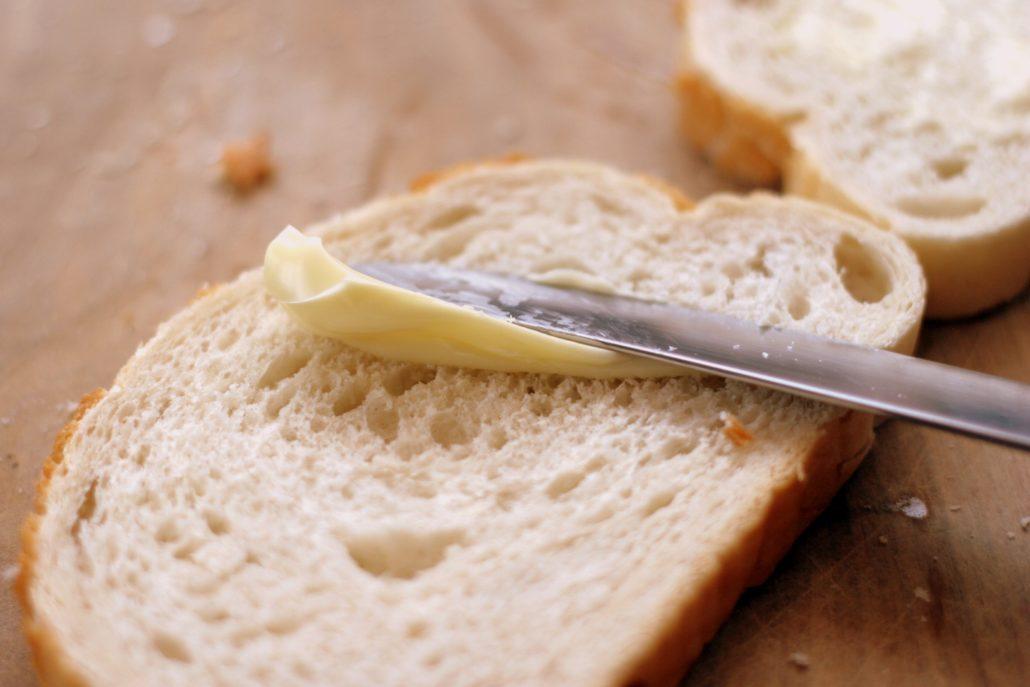 Bơ bánh mì từ sữa tươi béo ngậy kích thích vị giác của bạn (Source: Internet).