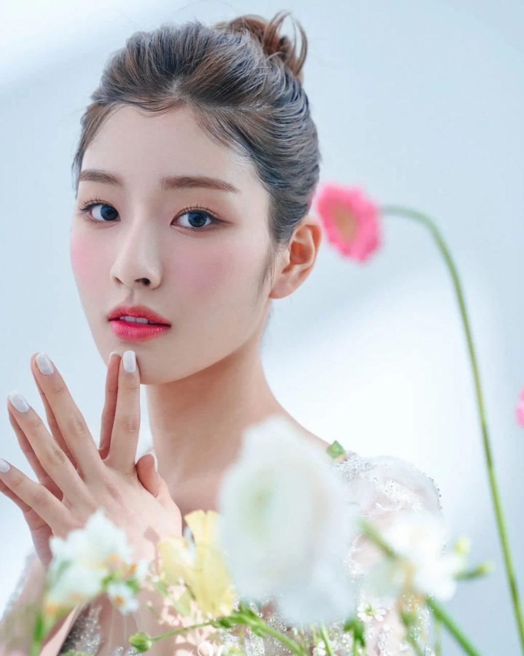 Mẫu nail đẹp mang lại vẻ thanh lịch cho cô dâu trong ngày cưới