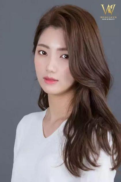 Tiết lộ bảng nhuộm tóc màu nâu cà phê trẻ trung hot trend 2022