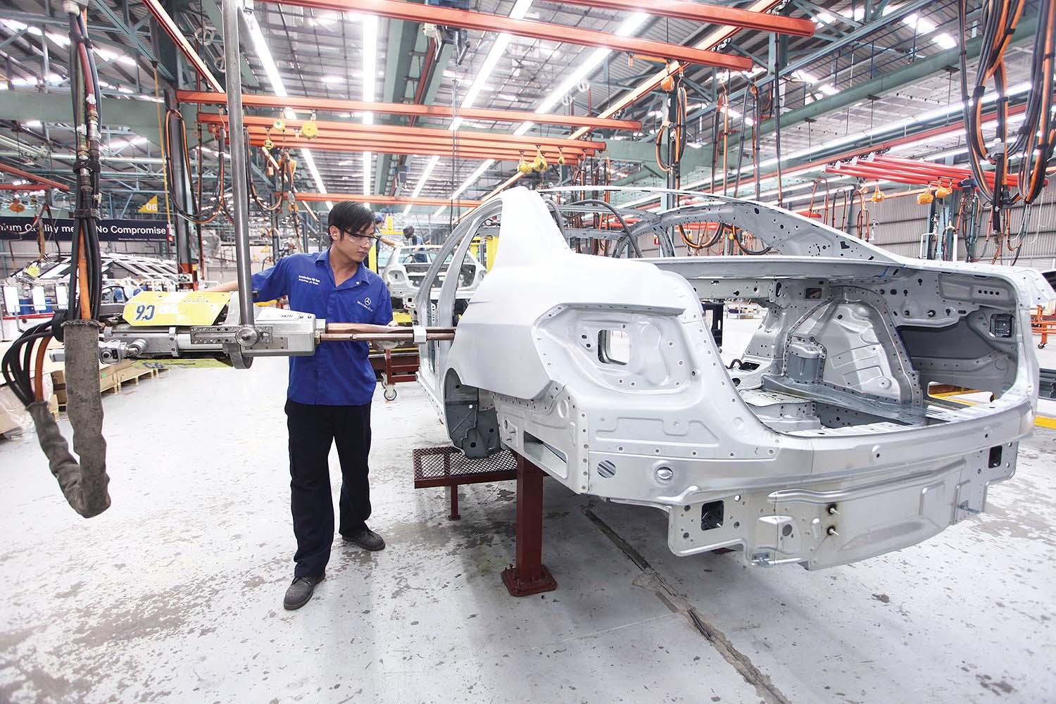 Assembling cars in Mercedes-Benz Vietnam Factory