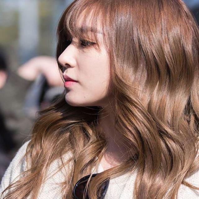 Những gam màu nâu thần thánh cho mái tóc của bạn nổi bật