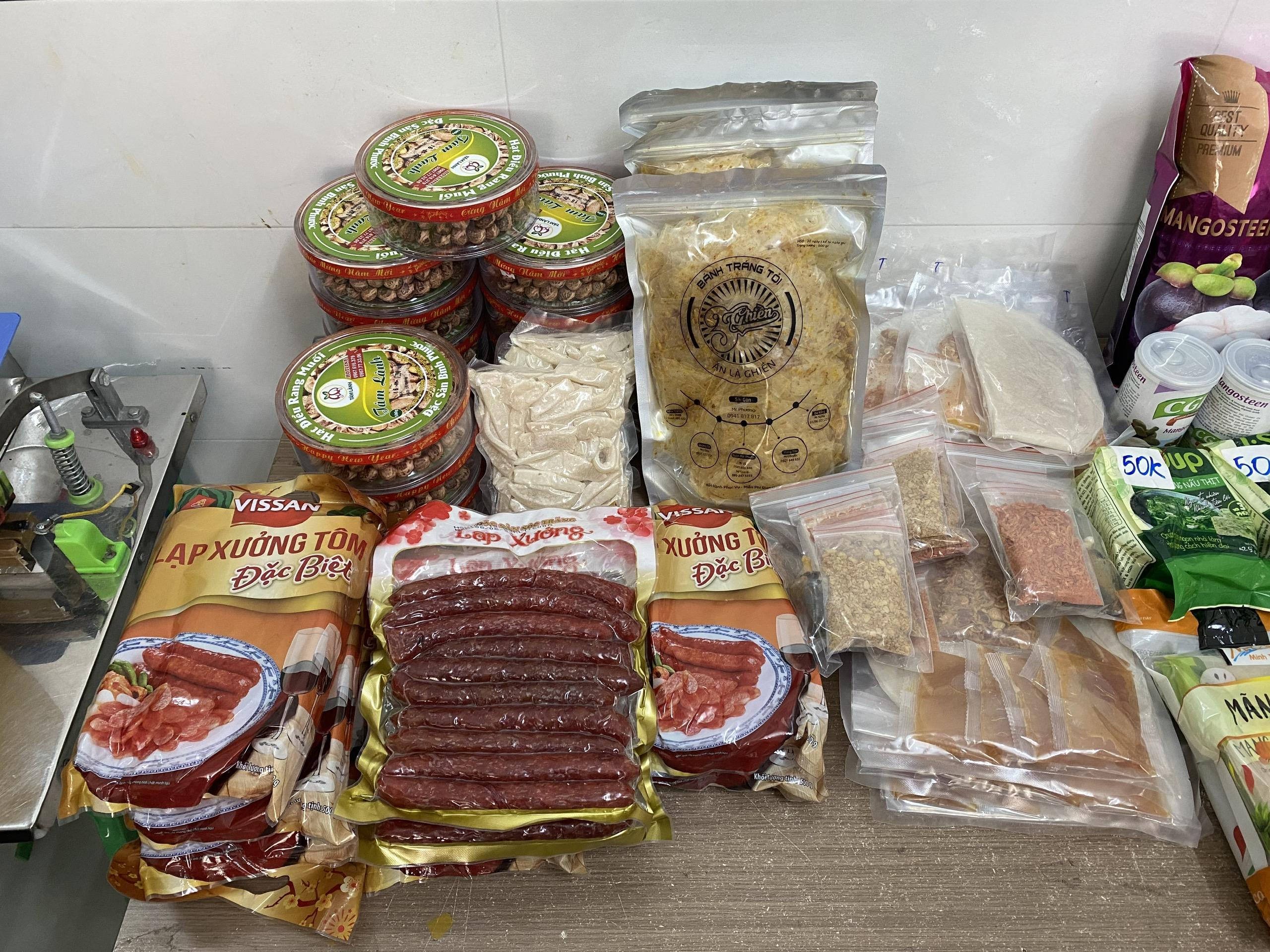 Gửi bánh kẹo đồ ăn vặt đi Singapore – nhận hàng sau 3 ngày