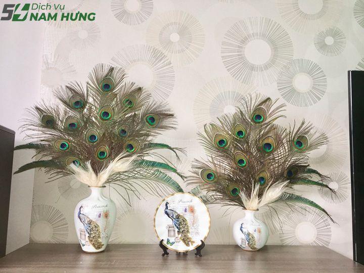 Cách Cắm Lông Công Theo Phong Thủy Hút Tài Lộc