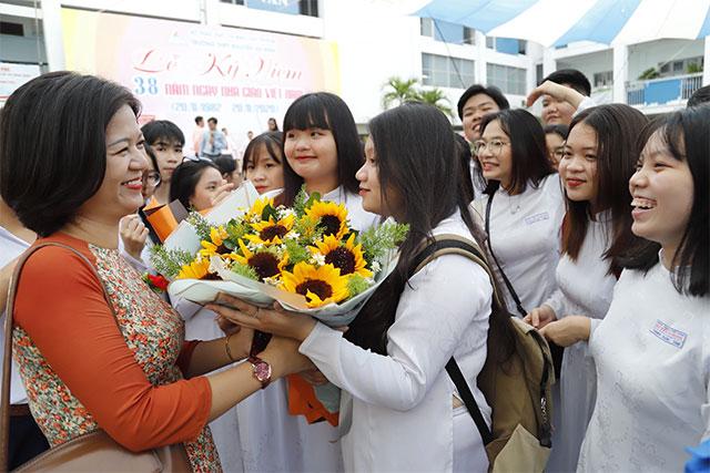 Hoa Chúc Mừng Ngày Nhà Giáo Việt Nam 20-11