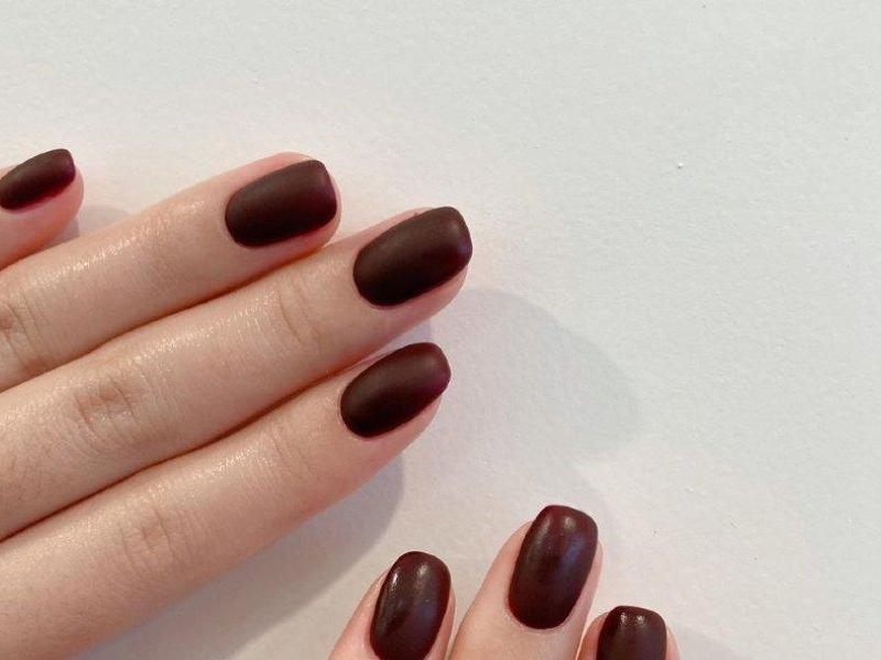 20+ mẫu nail trơn đẹp nhưng vẫn sang trọng và cuốn hút