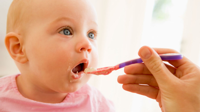 Gợi ý thực đơn ăn dặm cho bé từ 6 - 12 tháng tuổi và những lưu ý cần biết