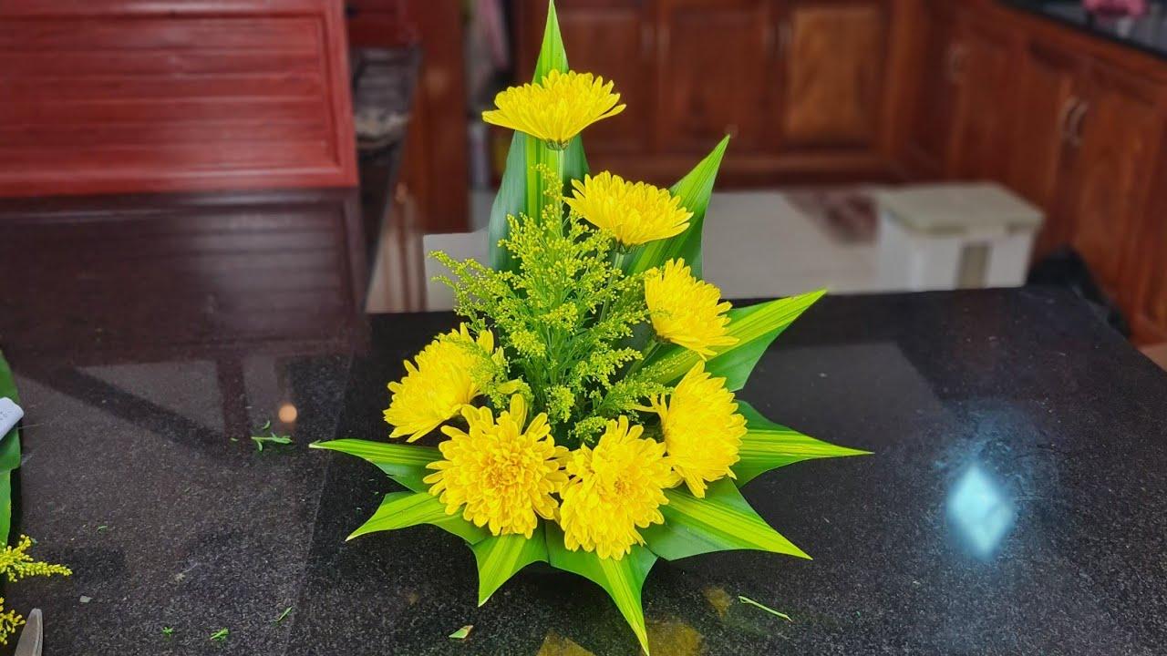 Gợi Ý 12 Cách Cắm Hoa Cúc Bàn Thờ Đơn Giản Tại Nhà