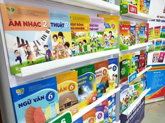 Giá SGK tăng cao: Nếu có bất thường, Bộ Tài chính nên kiểm tra, làm rõ