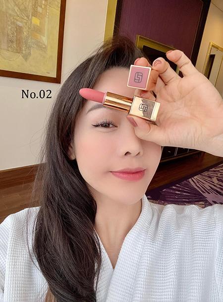 Son Laura Sunshine Golden Velvet Lipstick No.02- hồng ánh cam 