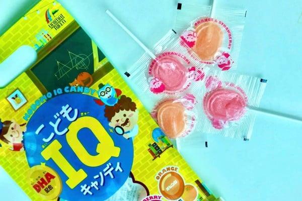 Kẹo mút Kodomo Unimat bổ sung canxi và DHA cho bé từ 1 tuổi túi 70g