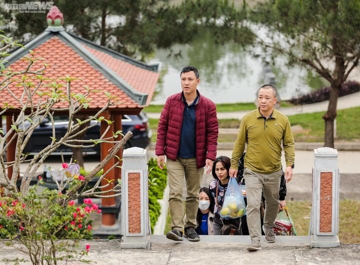 Tảo mộ Tết Thanh minh ngày nào là câu hỏi nhiều người quan tâm. (Ảnh: Ngô Nhung)