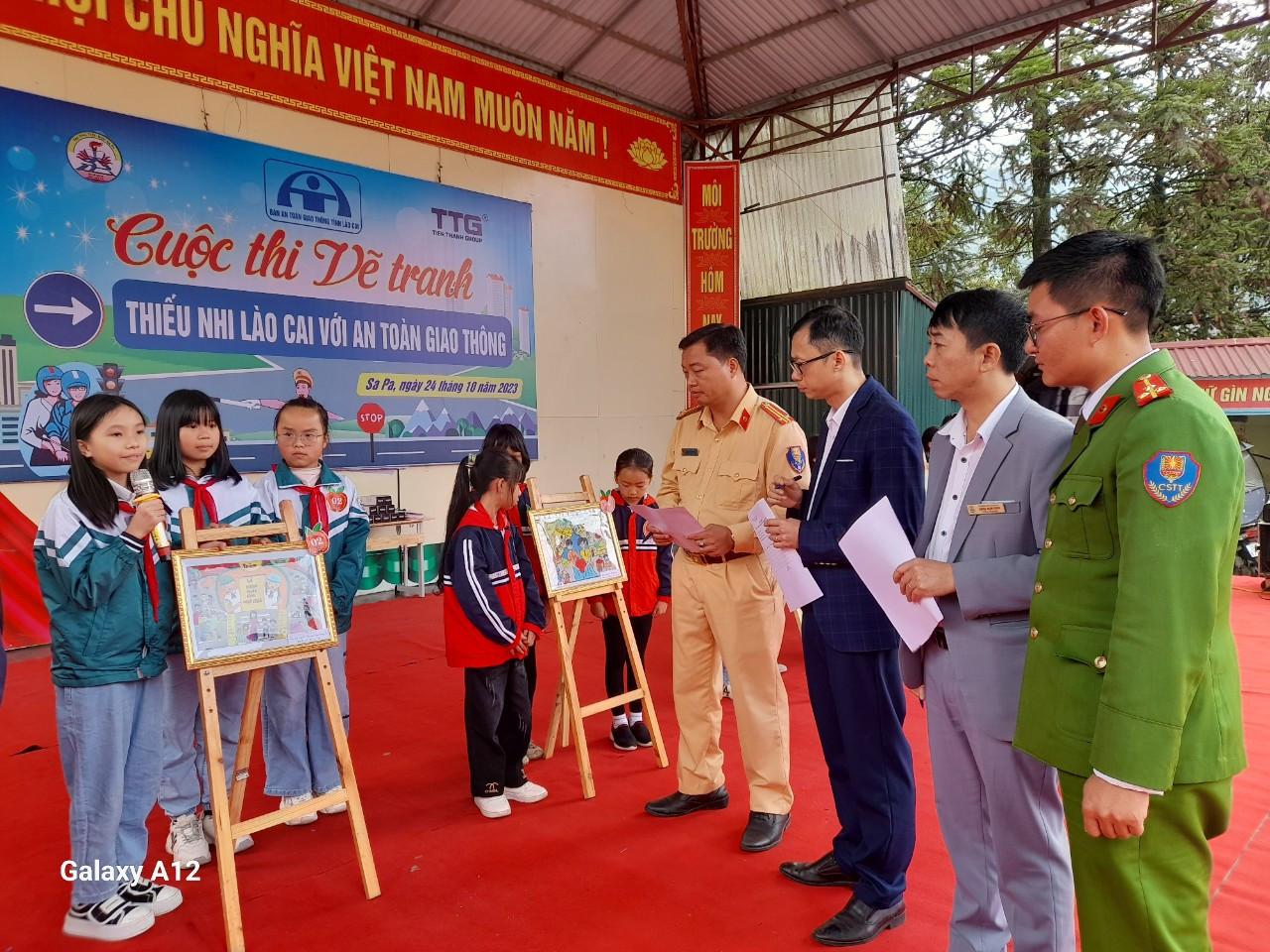 Hơn 600 học sinh tiểu học thi vẽ tranh và “Rung chuông vàng” về chủ đề an toàn giao thông