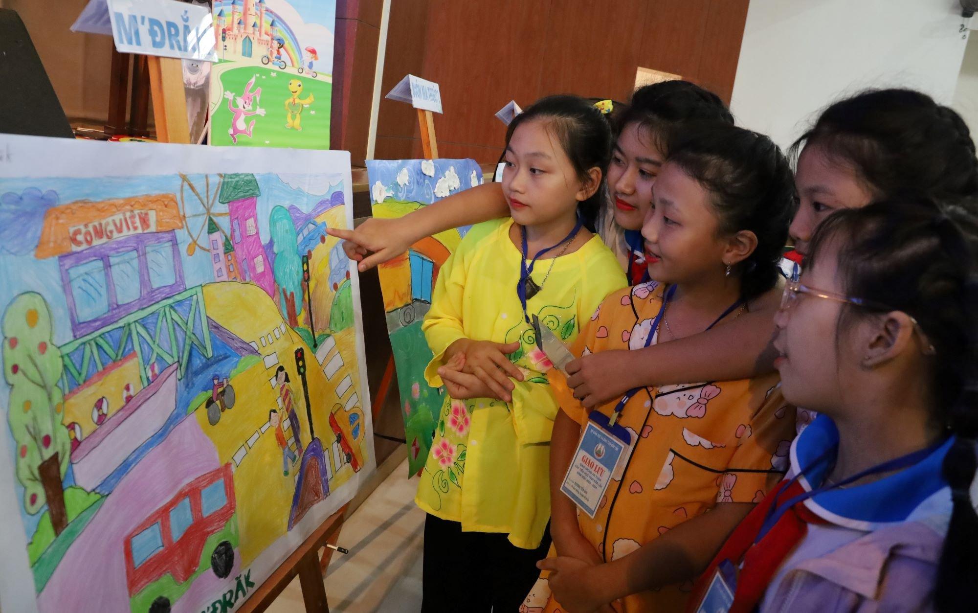 Giao lưu giáo dục kỹ năng tham gia giao thông an toàn cấp tiểu học tỉnh Đắk Lắk năm học 2023-2024 - Xuất bản thông tin