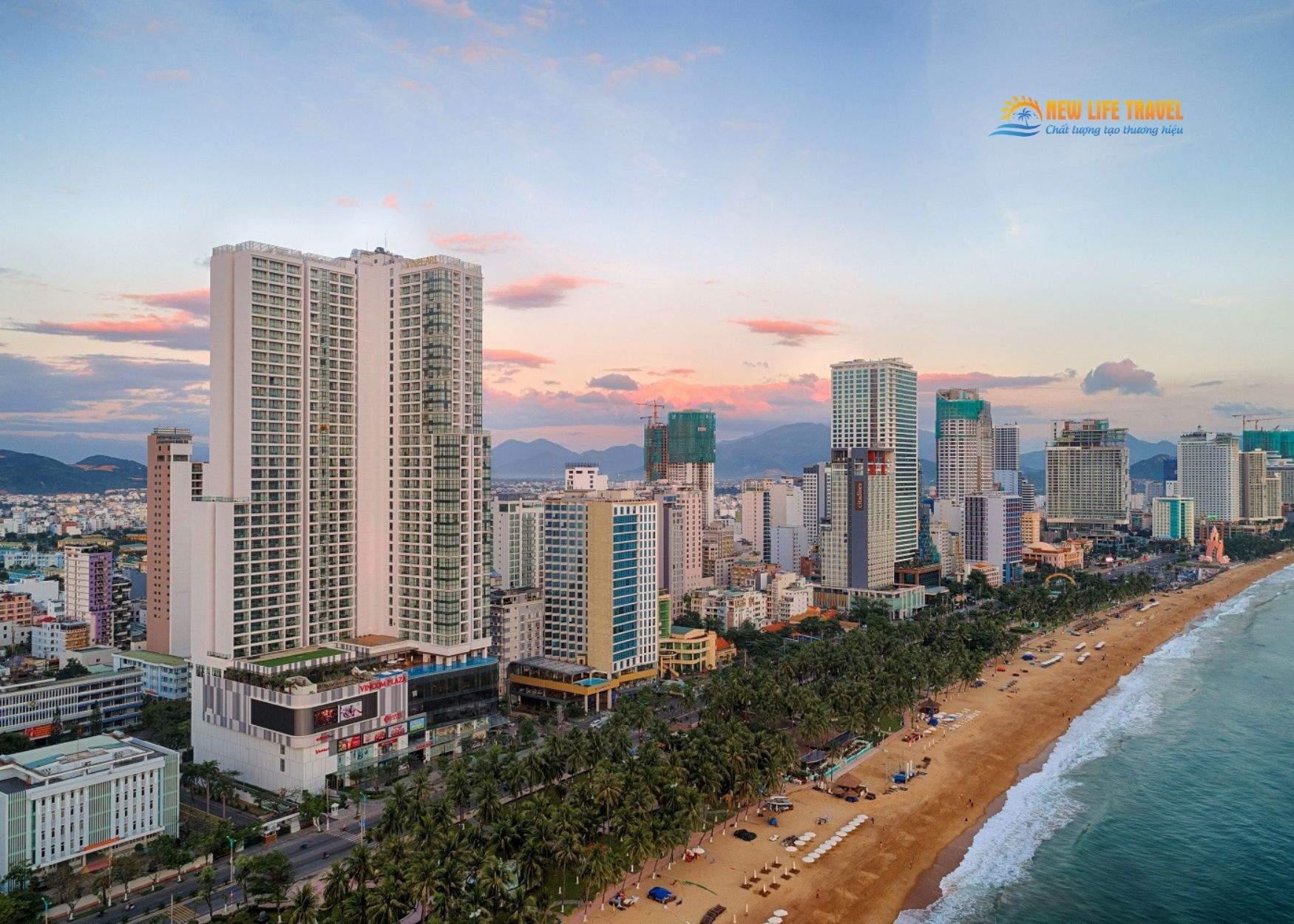 Vinpearl Beachfront Nha Trang  + Vé Vui Chơi Vinwonders  2024