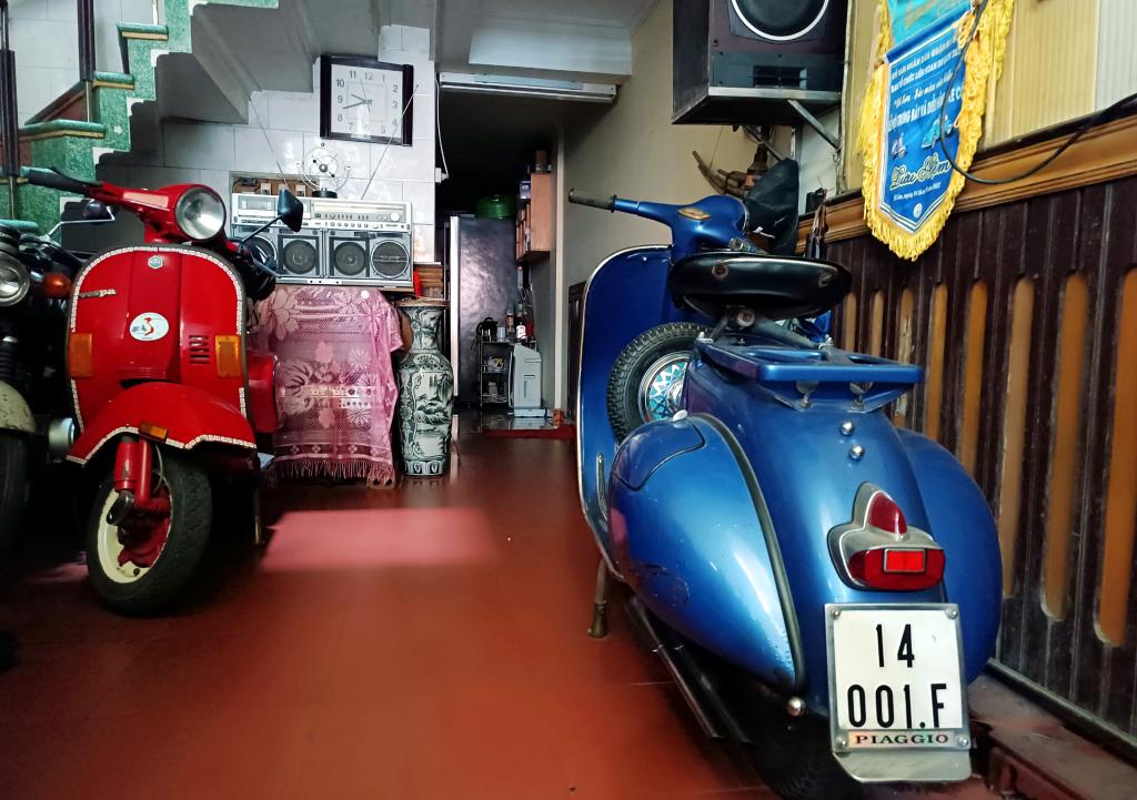 Mê mẩn thú chơi xe Vespa cổ