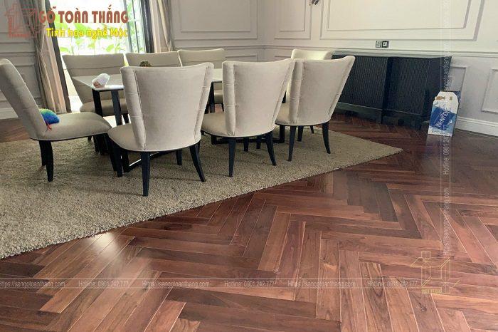 Căn nhà thêm sang trọng nhờ lát sàn gỗ Óc Chó xương cá