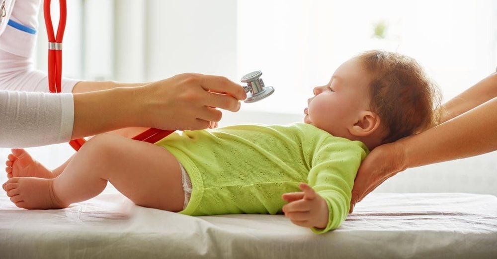 Trẻ bị sốt co giật có ảnh hưởng đến não?