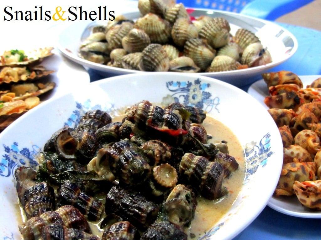 Eating snails & shellfish in Saigon, Vietnam