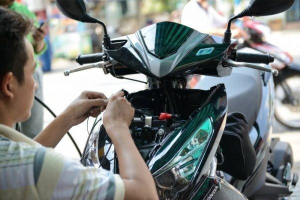 Bình ắc quy xe air blade 125