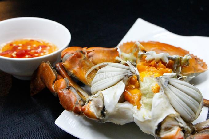 Mách bạn cách làm cua hấp bia ngon đúng điệu