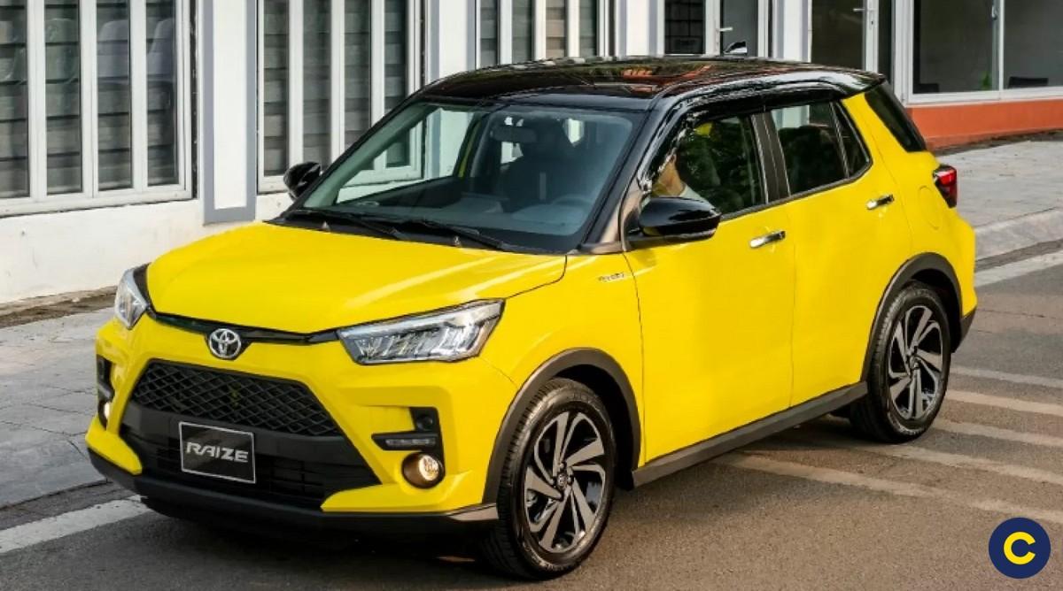 Tổng hợp các dòng xe Toyota 5 chỗ gầm cao và giá bán cập nhật 2025