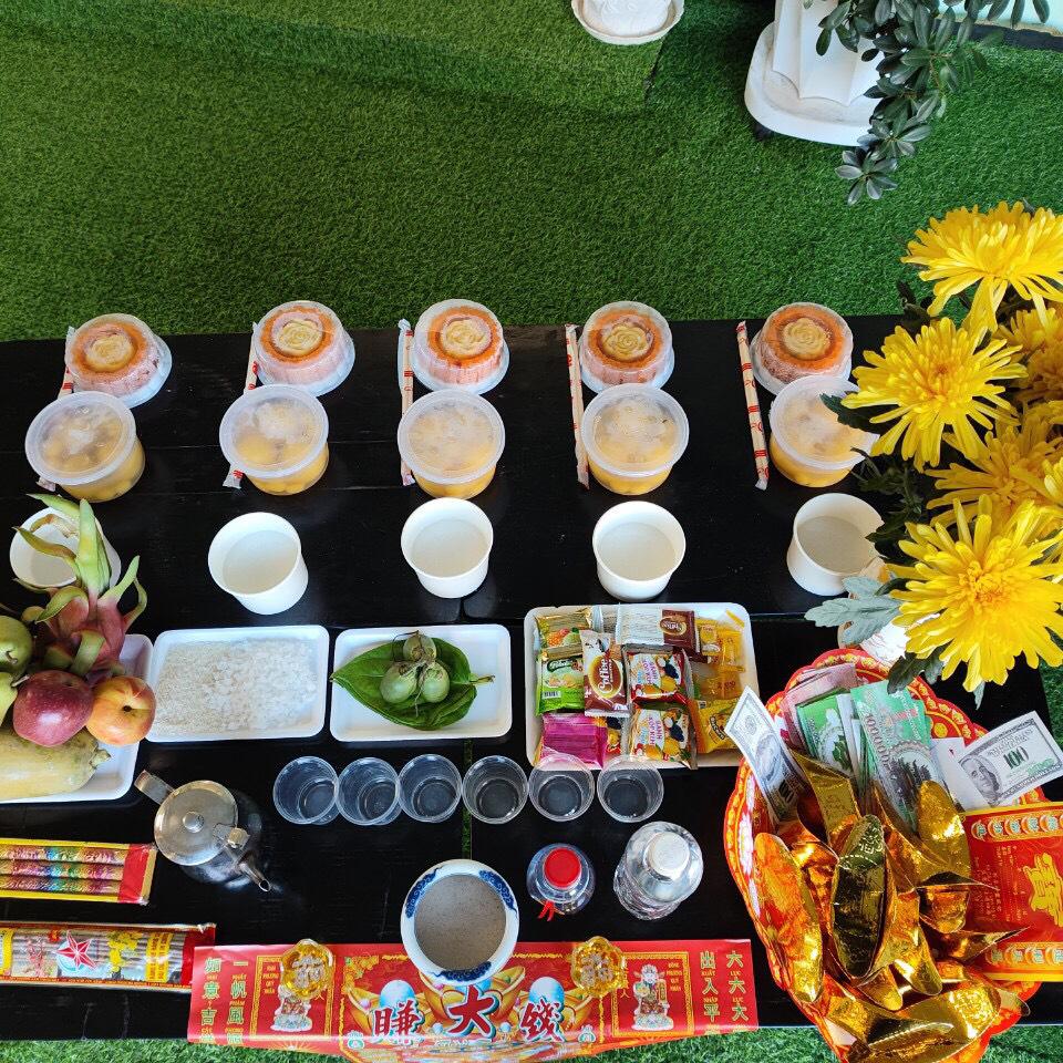 MÂM CÚNG CÔ HỒN