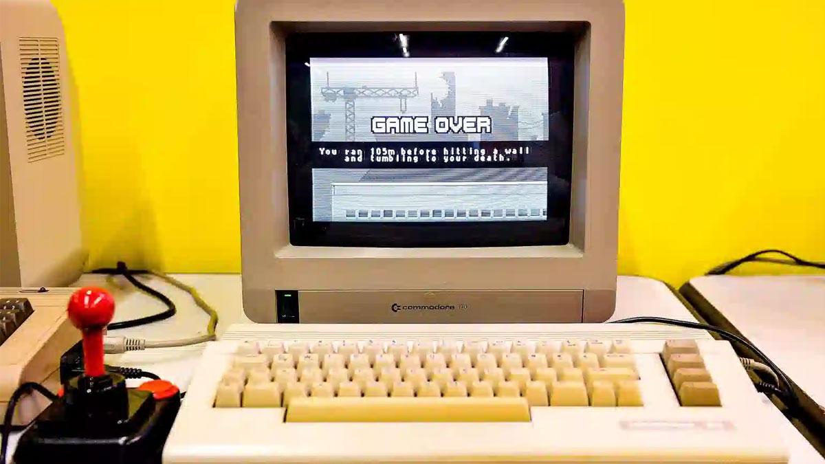 Máy tính cá nhân đầu tiên ra đời năm nào? Lịch sử phát triển