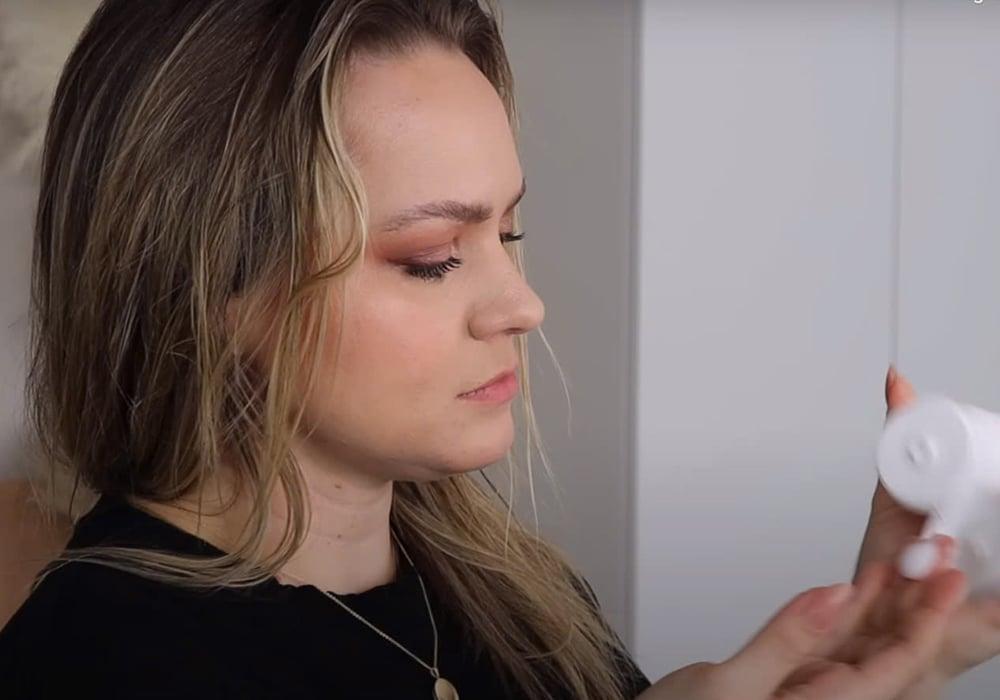 Cách dùng máy uốn tóc: Bí quyết uốn xoăn chuẩn salon tại nhà