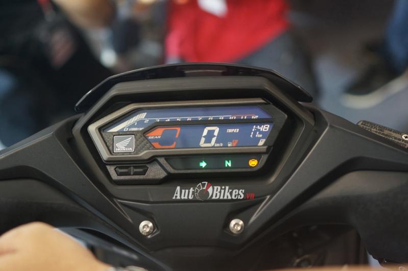 Chùm ảnh chi tiết Honda Winner X đen mờ