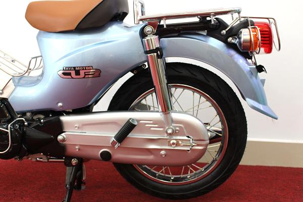 Cub 81 minion xanh ngọc  Phiên bản bánh to, yên thấp